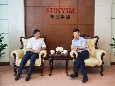 中國紡織品進(jìn)出口商會(huì )會(huì )長(cháng)曹甲昌調研孚日